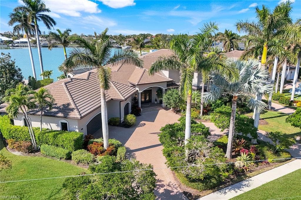 864 Inlet DR MARCO ISLAND, FL 34145