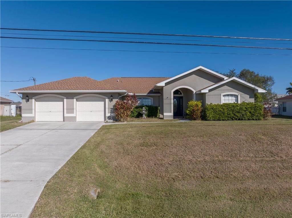 1625 N Gator CIR CAPE CORAL, FL 33909