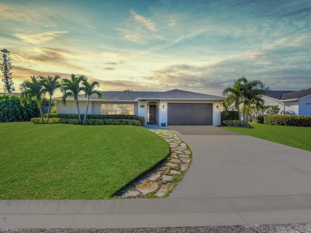 5533 Amoroso DR FORT MYERS, FL 33919