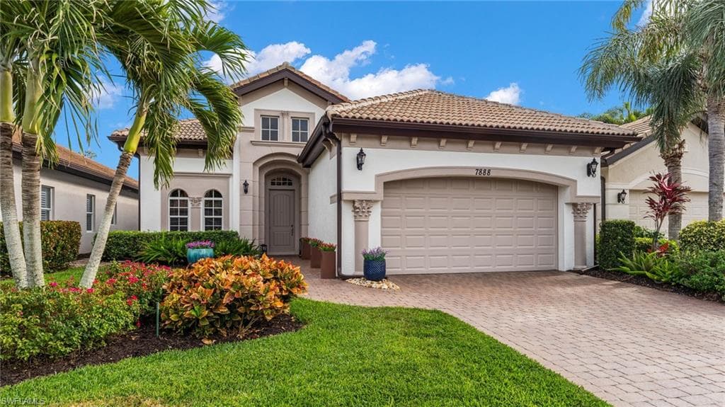7888 Valencia CT NAPLES, FL 34113