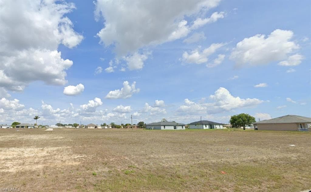 2933 8th PL CAPE CORAL, FL 33993