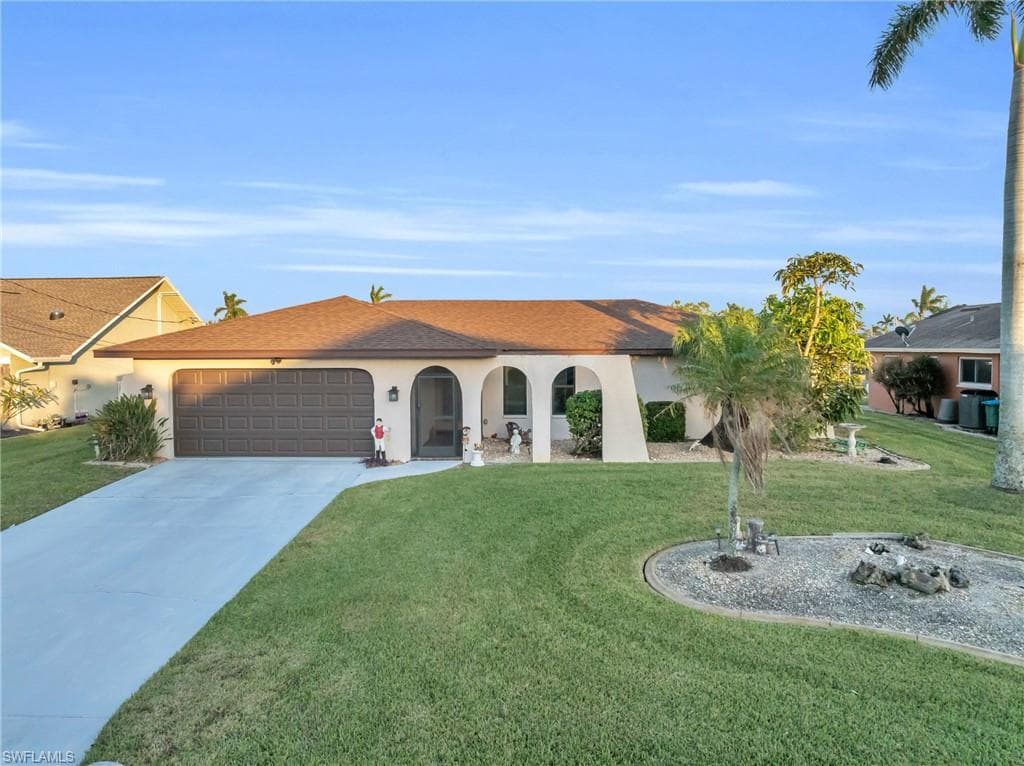 2641 19th PL CAPE CORAL, FL 33904