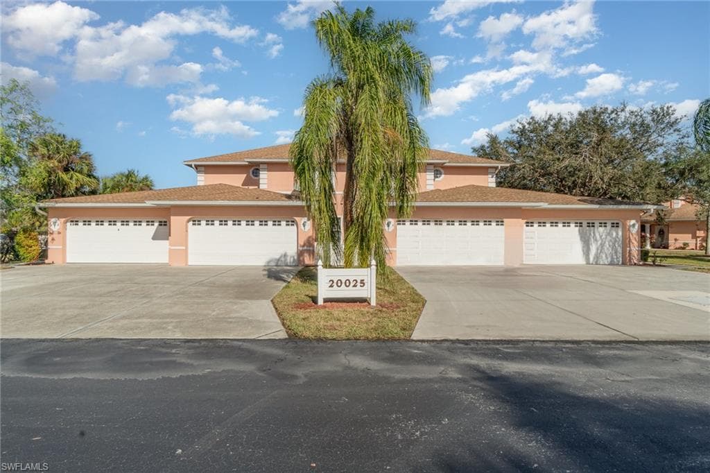 20025 Lake Vista CIR 6D / Unit 3 LEHIGH ACRES, FL 33936