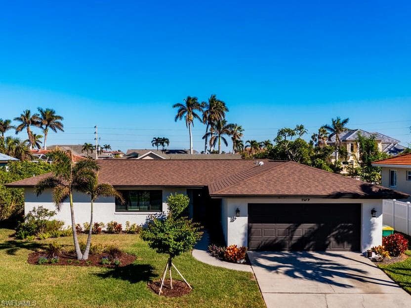 109 Beachcomber ST MARCO ISLAND, FL 34145