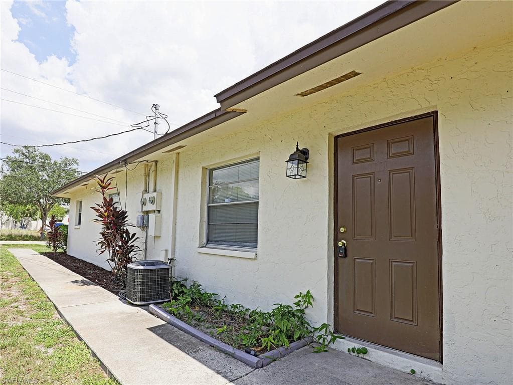 14201 Old Olga RD FORT MYERS, FL 33905