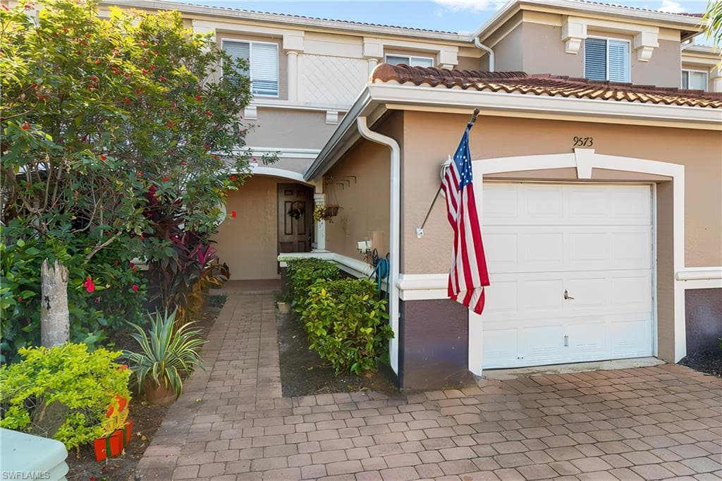 9573 Roundstone CIR FORT MYERS, FL 33967