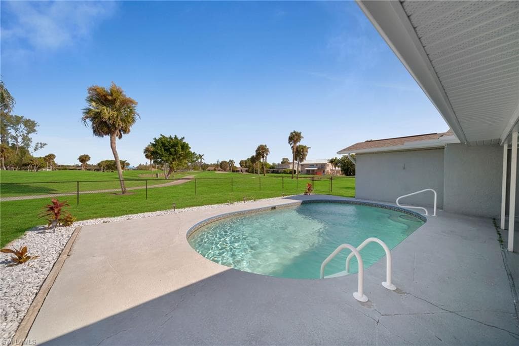 307 SE 10th TER CAPE CORAL, FL 33990