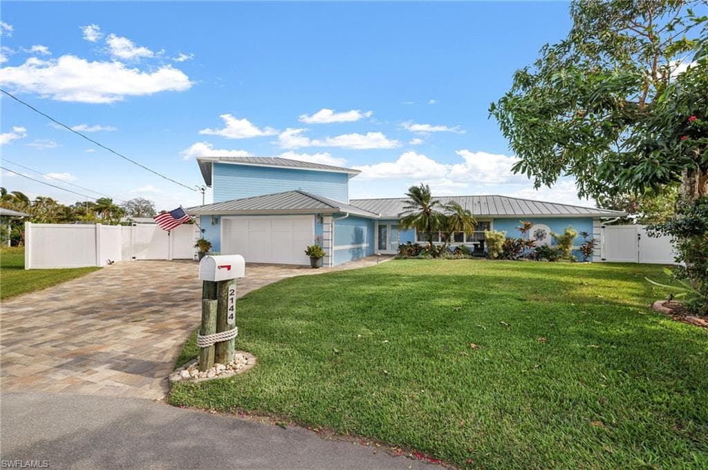 2144 Cape WAY NORTH FORT MYERS, FL 33917