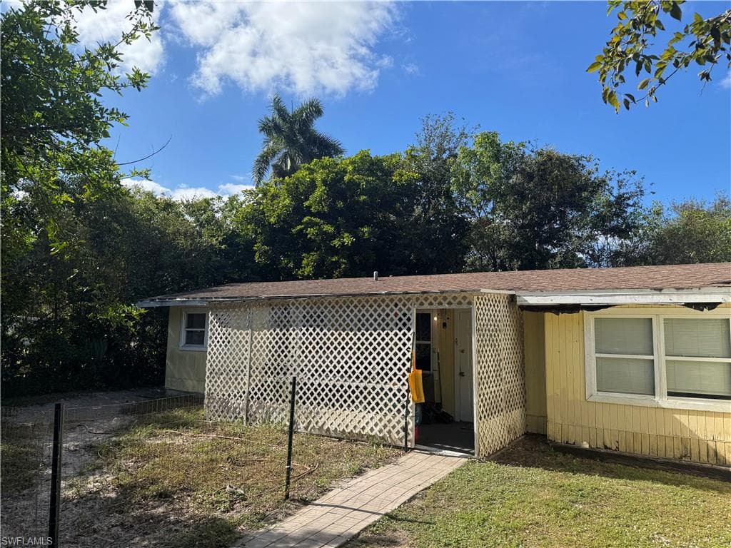 3096 Estey AVE B NAPLES, FL 34104