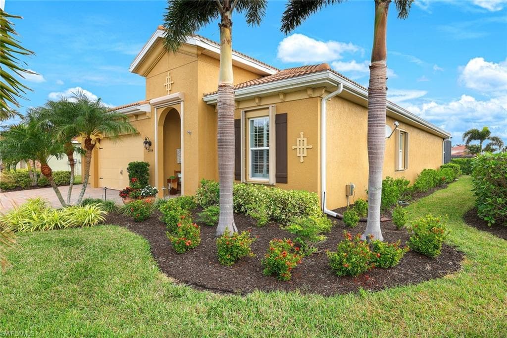 2994 Sunset Pointe CIR CAPE CORAL, FL 33914
