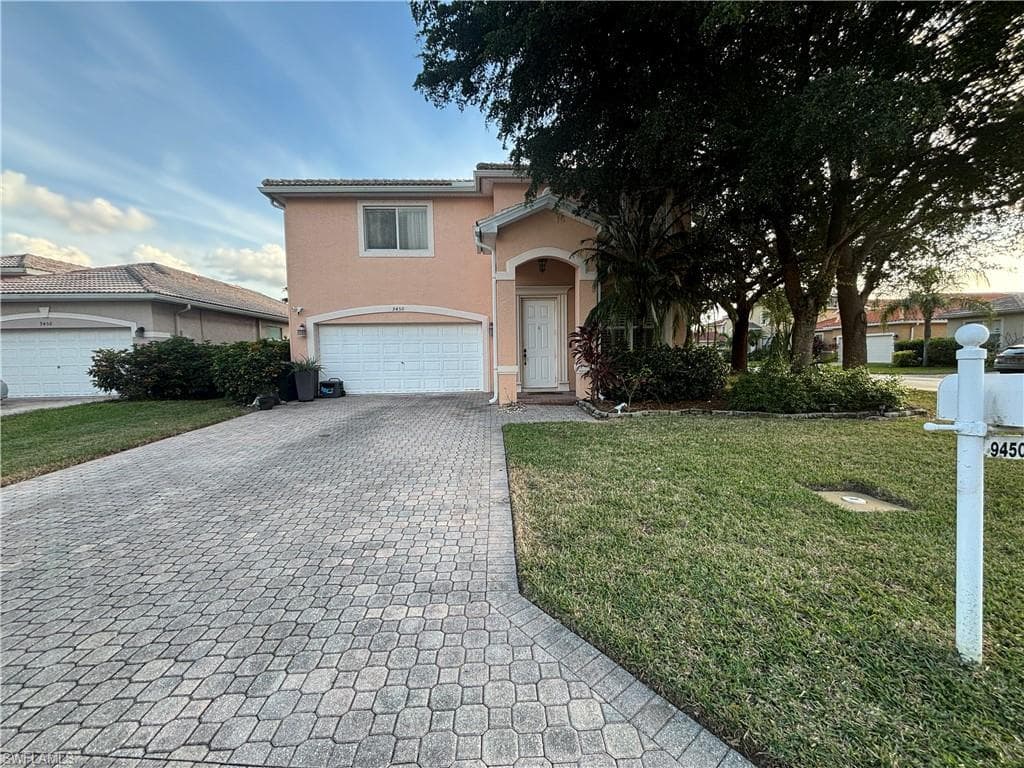 9450 Silver Pine LOOP FORT MYERS, FL 33967