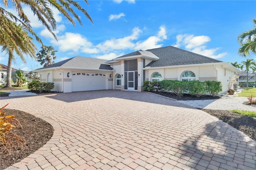 320 SW 38th PL CAPE CORAL, FL 33991