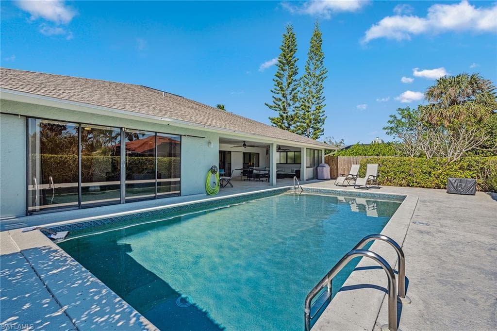 2208 Regal WAY NAPLES, FL 34110