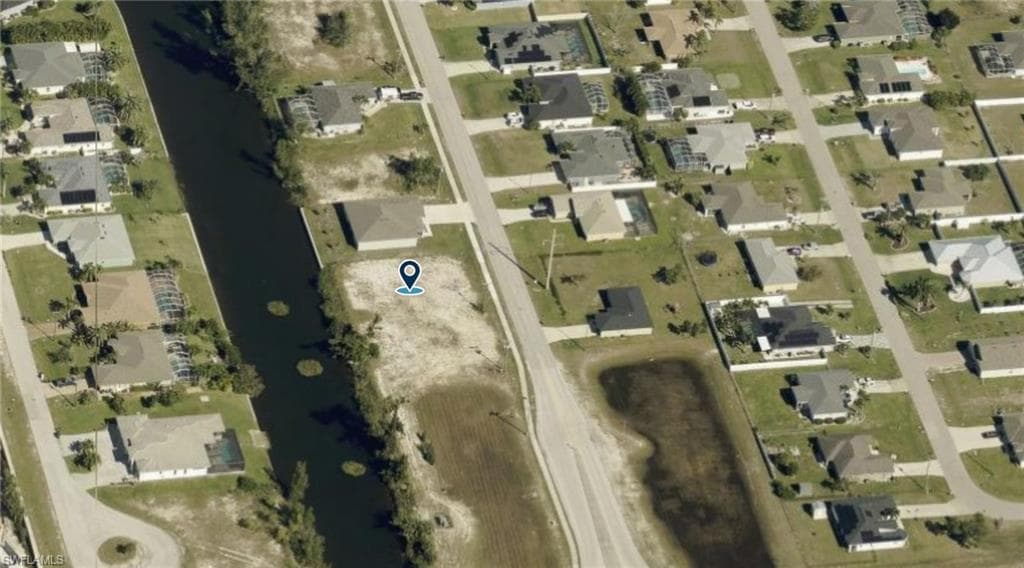 2320 SW 20th AVE CAPE CORAL, FL 33991