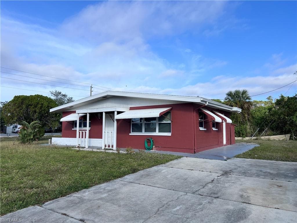 2601 Elmwood ST FORT MYERS, FL 33901