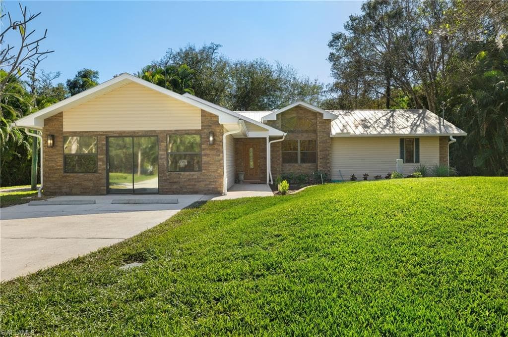 5790 Dogwood WAY NAPLES, FL 34116