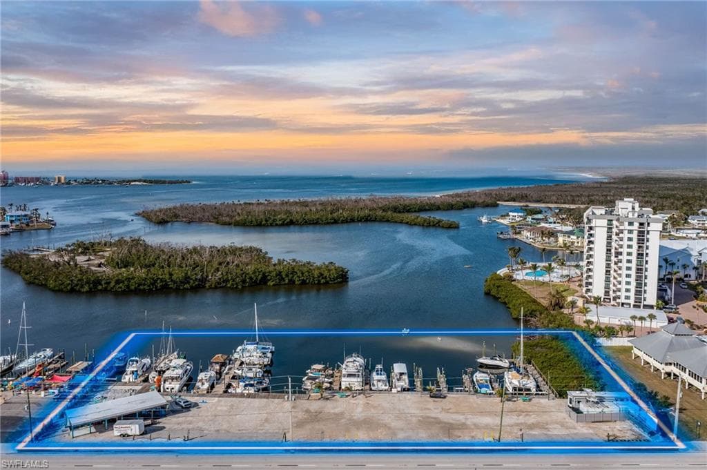 18400 San Carlos BLVD FORT MYERS BEACH, FL 33931