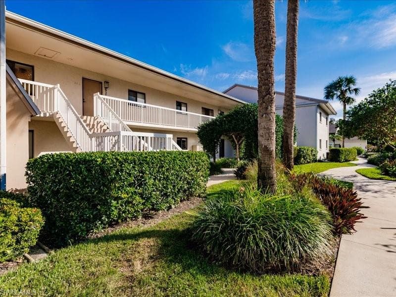 910 Vanderbilt Beach RD 524W NAPLES, FL 34108