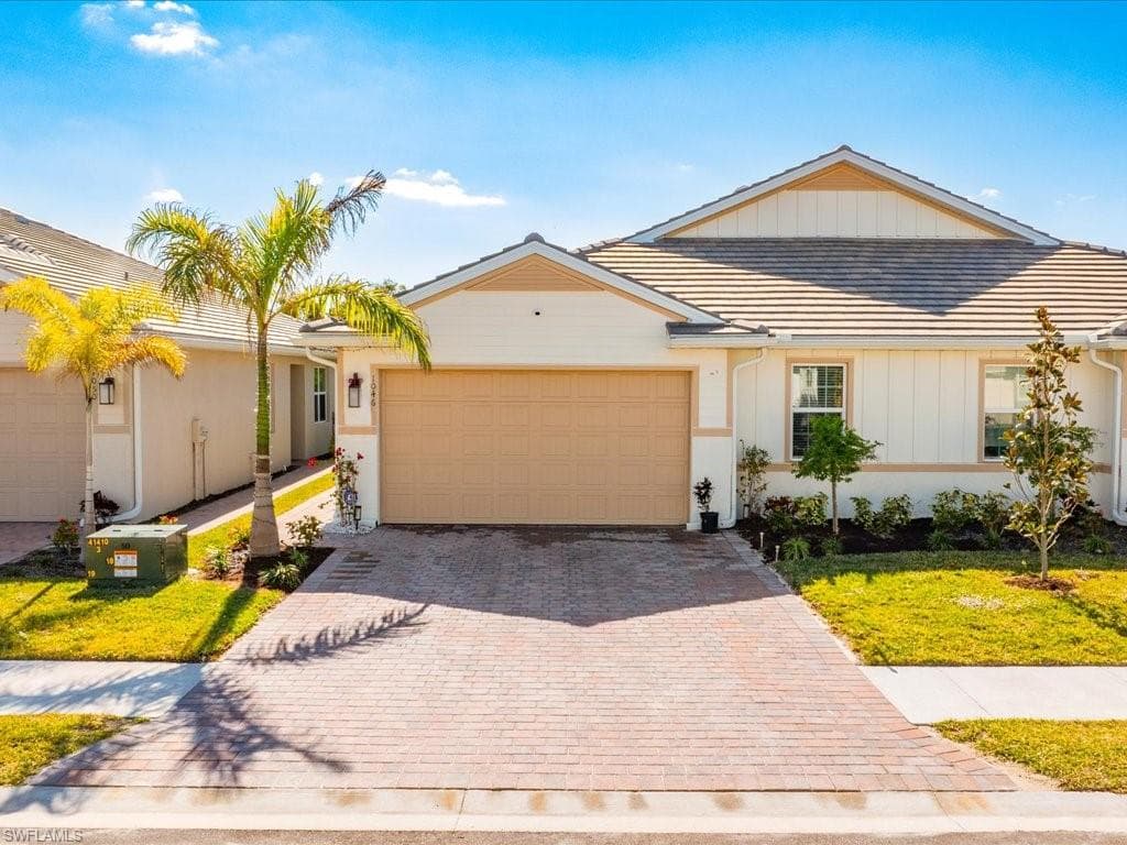 1046 Enbrook LOOP NAPLES, FL 34114