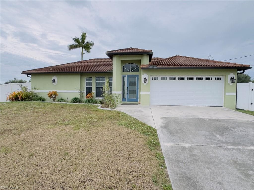 142 Zobora CIR FORT MYERS, FL 33913
