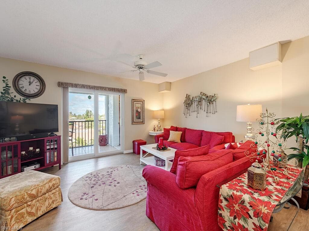 555 Park Shore DR B510 NAPLES, FL 34103