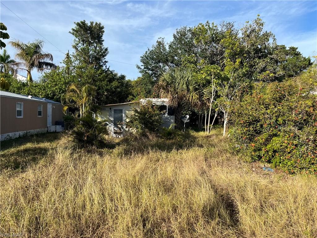 3161 Lunar ST NAPLES, FL 34112