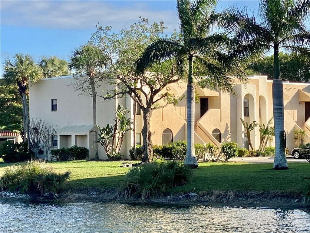 3327 Olympic DR 521 NAPLES, FL 34105