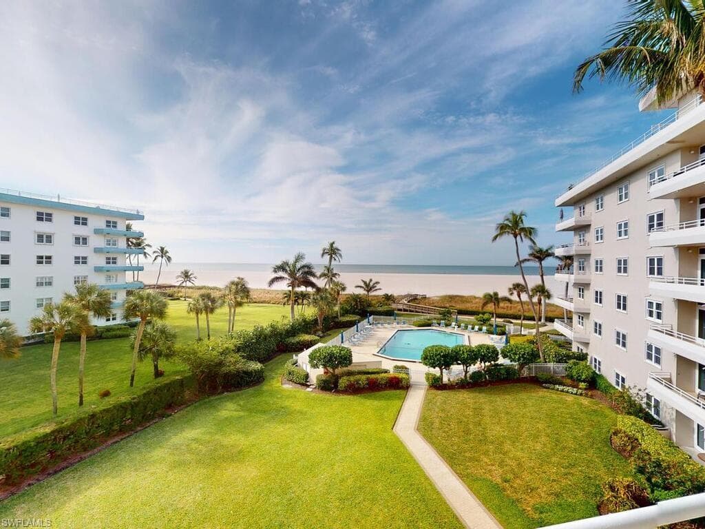 240 Seaview CT 414 MARCO ISLAND, FL 34145