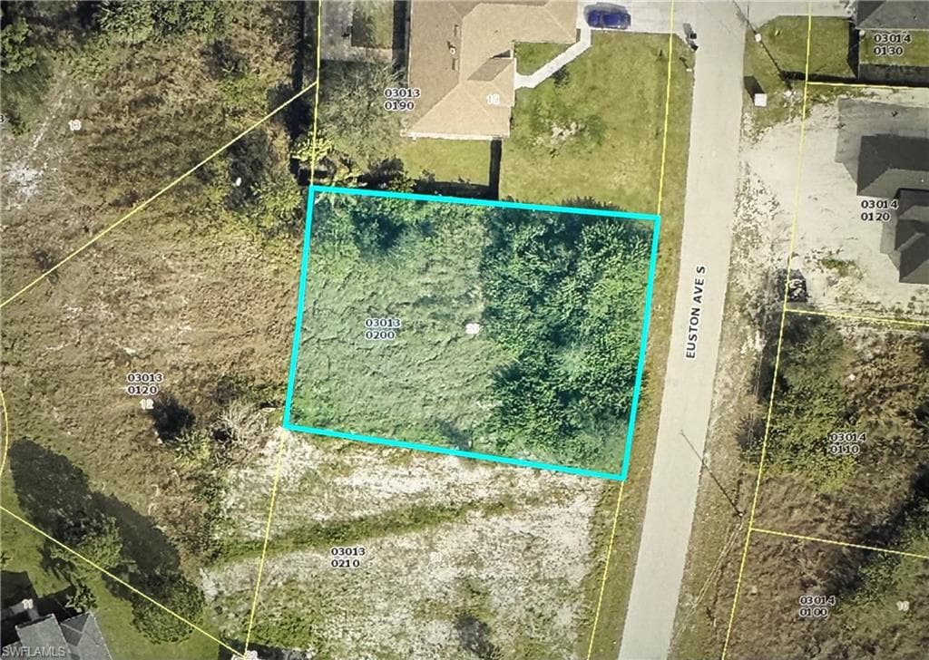 712 Euston AVE S LEHIGH ACRES, FL 33974