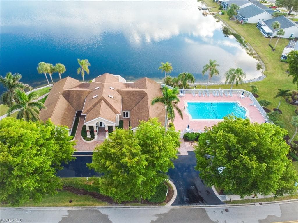 3390 Crown Pointe BLVD 202 NAPLES, FL 34112