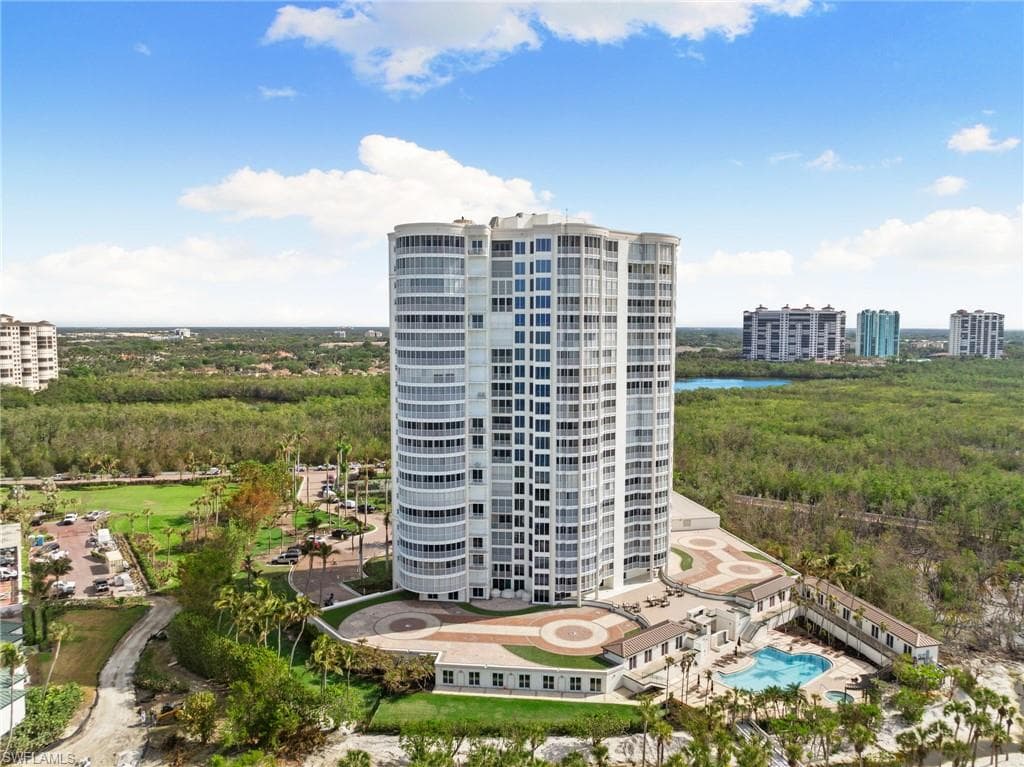 8111 Bay Colony DR 401 NAPLES, FL 34108