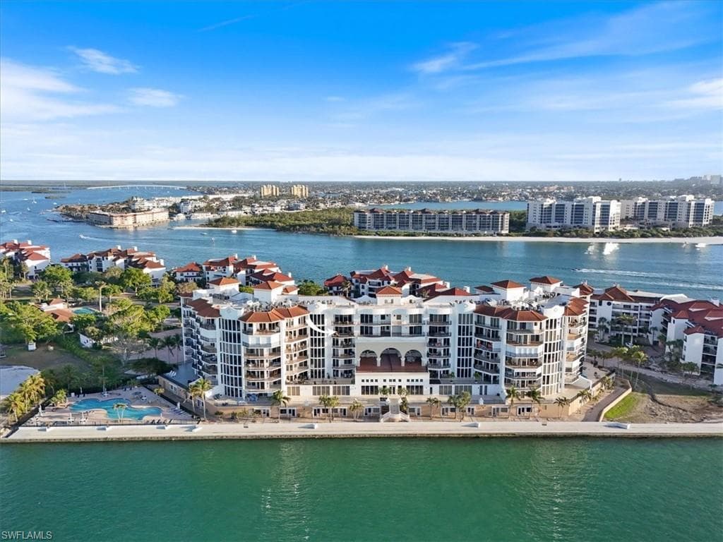 700 La Peninsula BLVD 604 NAPLES, FL 34113