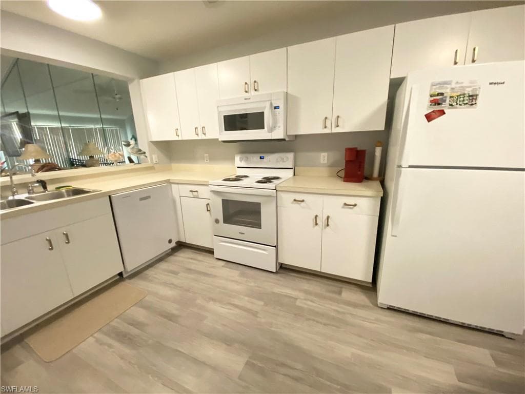 388 Belina DR 1112 NAPLES, FL 34104