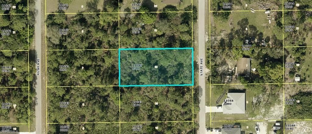 1113 State AVE LEHIGH ACRES, FL 33972