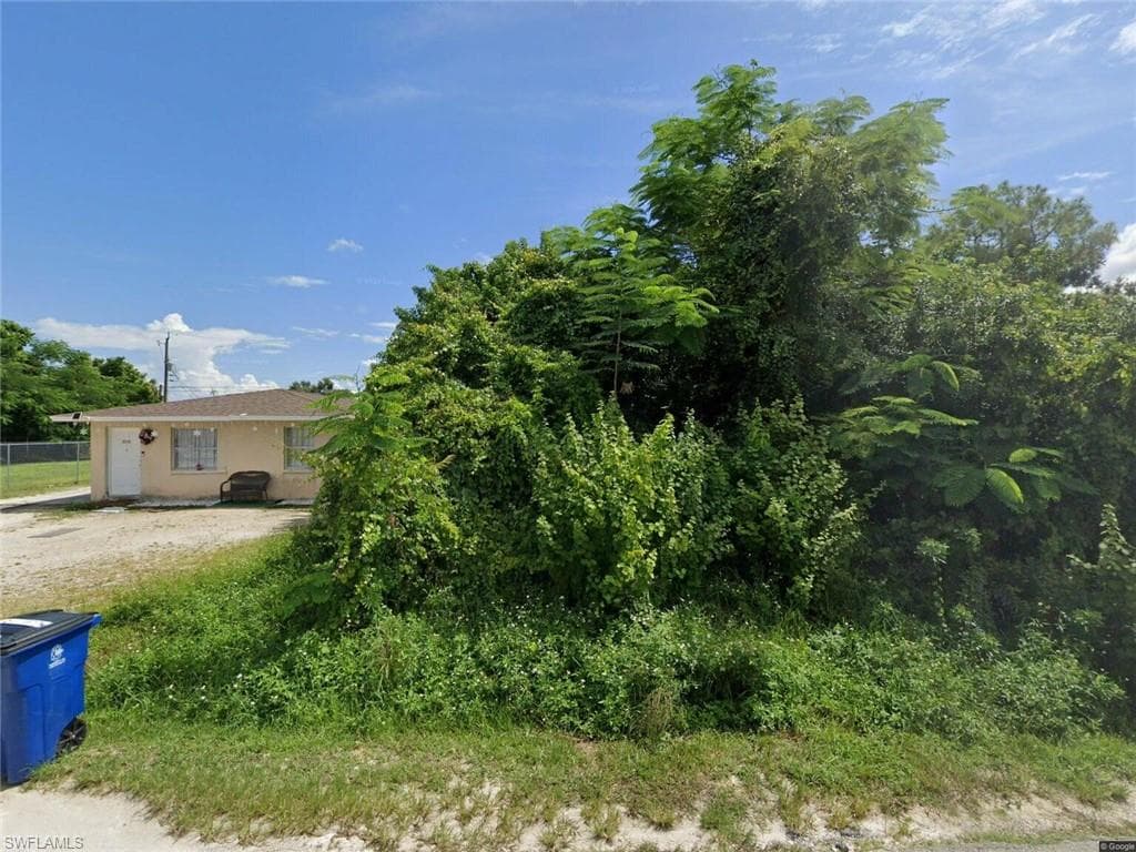 5539 3rd AVE FORT MYERS, FL 33907