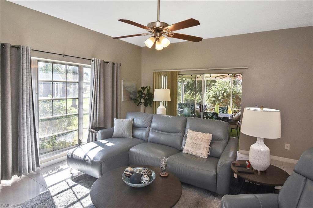 4 Park Lane CIR LEHIGH ACRES, FL 33936
