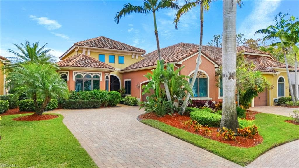 9292 Veneto PL 11 NAPLES, FL 34113