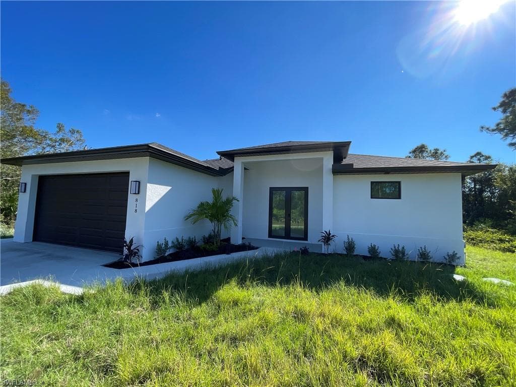 818 Chemstrand ST E LEHIGH ACRES, FL 33974
