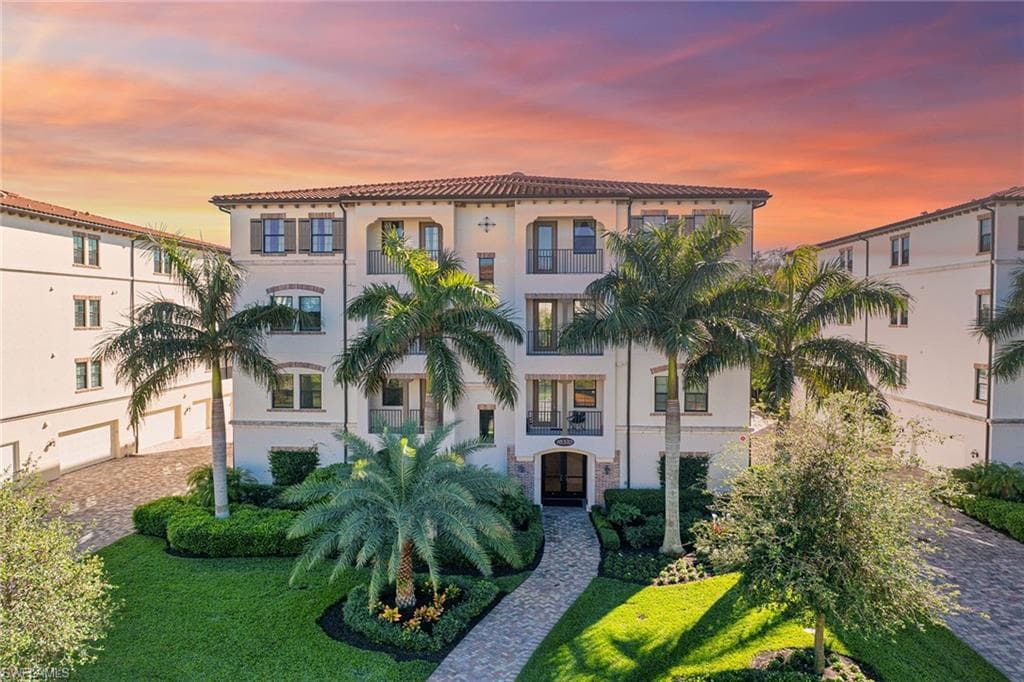 16370 Viansa WAY 101 NAPLES, FL 34110