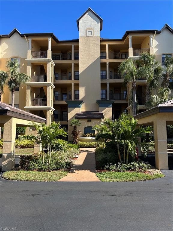 200 Vintage CIR D103 NAPLES, FL 34119