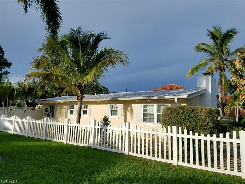 9 4th ST BONITA SPRINGS, FL 34134
