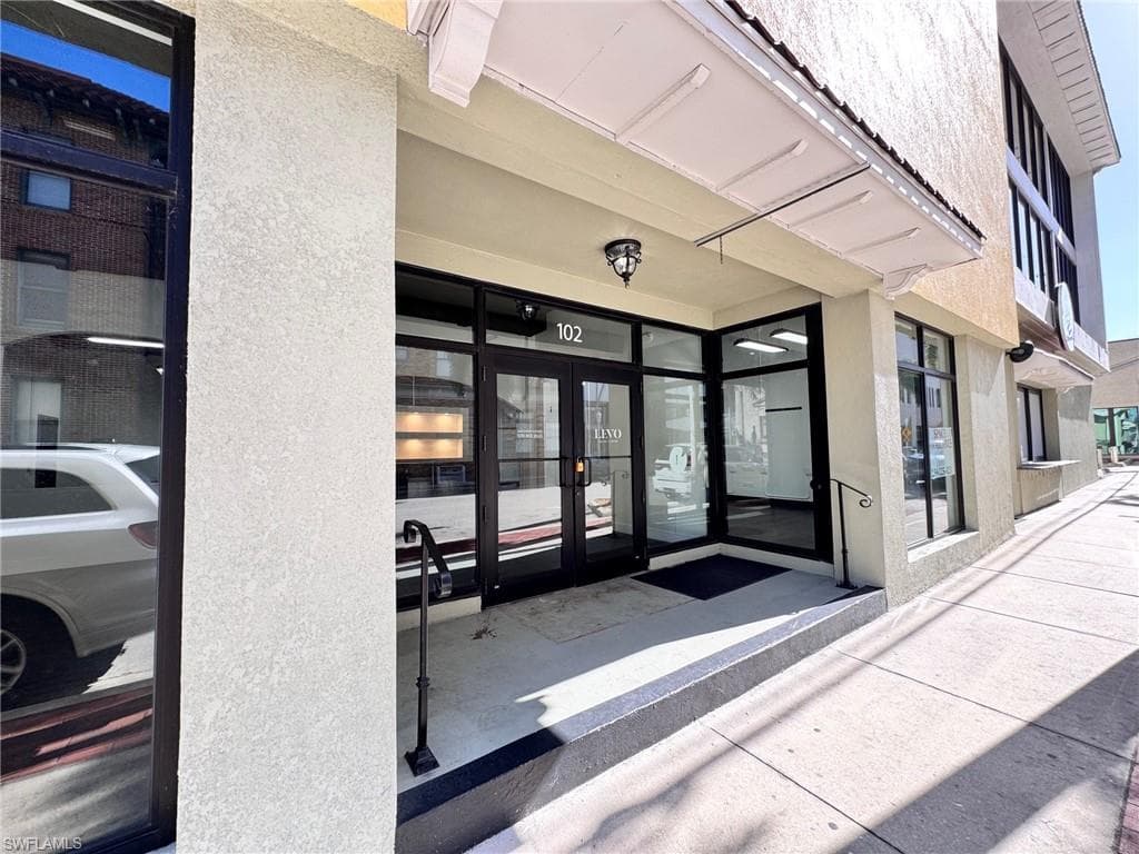 2400 1st ST 102 FORT MYERS, FL 33901