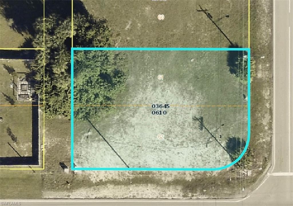 2 Nelson RD N CAPE CORAL, FL 33993