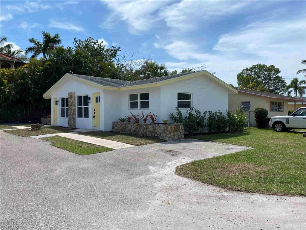 1760 Smugglers CV A NAPLES, FL 34112