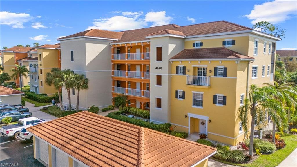 4420 Botanical Place CIR 102 NAPLES, FL 34112