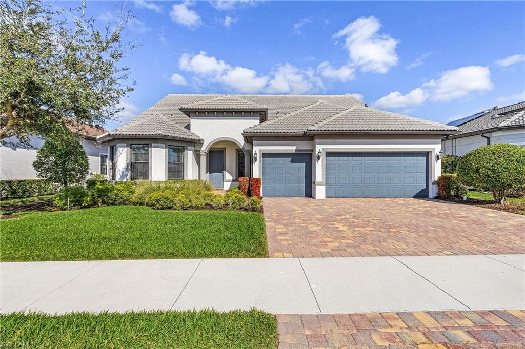 9532 Greyhawk TRL NAPLES, FL 34120