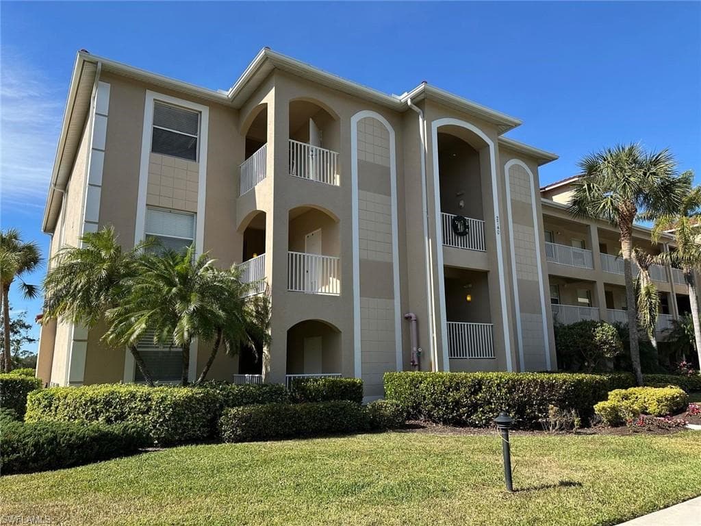 2740 Cypress Trace CIR 2720 NAPLES, FL 34119