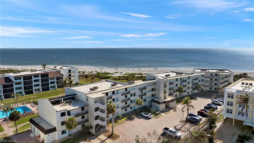 979 E Gulf DR 142 SANIBEL, FL 33957