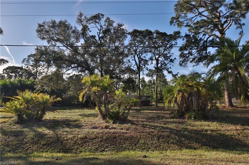 2321 Case LN NORTH FORT MYERS, FL 33917