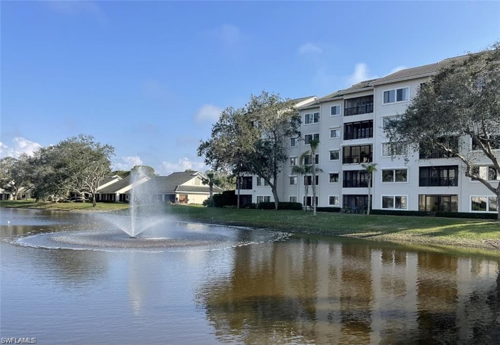 900 Arbor Lake DR 202 NAPLES, FL 34110